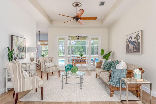 Building Photo - 2501 SW Buena Vista Dr