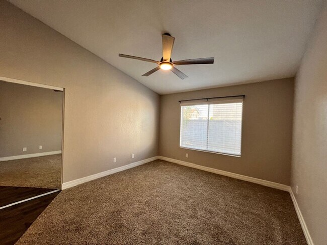 Building Photo - Fabulous 3 bedroom  Home