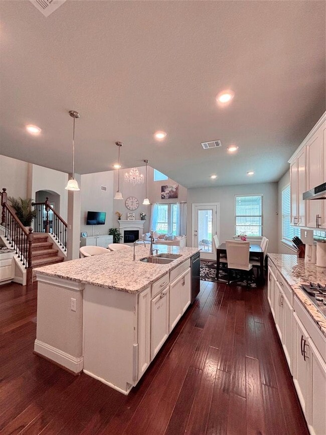 Building Photo - 5408 La Canada Wy