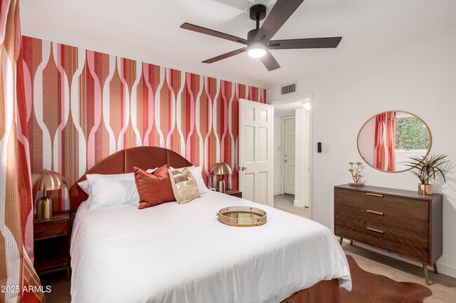 Building Photo - 14425 N Coral Gables Dr