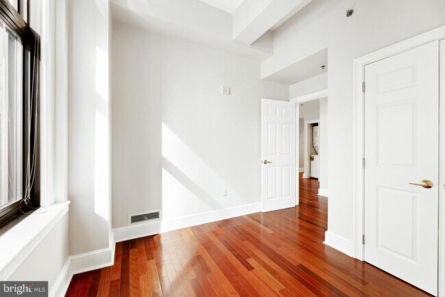 Building Photo - 1500 Chestnut St