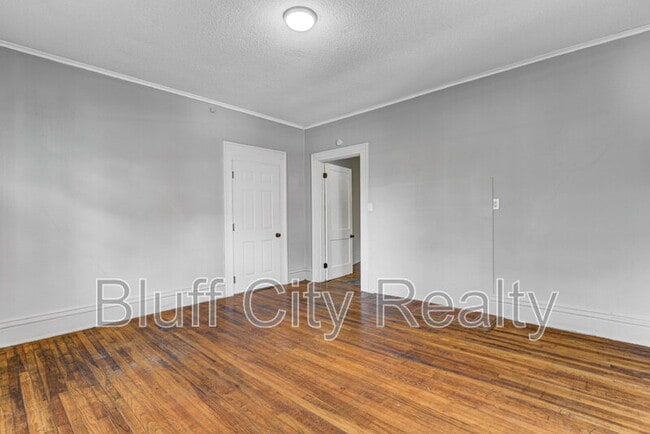 Building Photo - 1639 Southern Ave