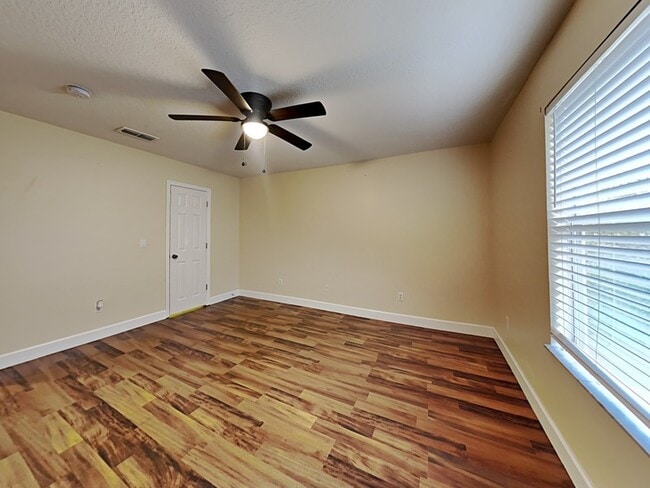 Building Photo - 589 Errol Pkwy