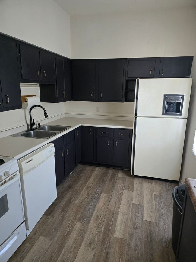 Building Photo - Hall St Leland IL