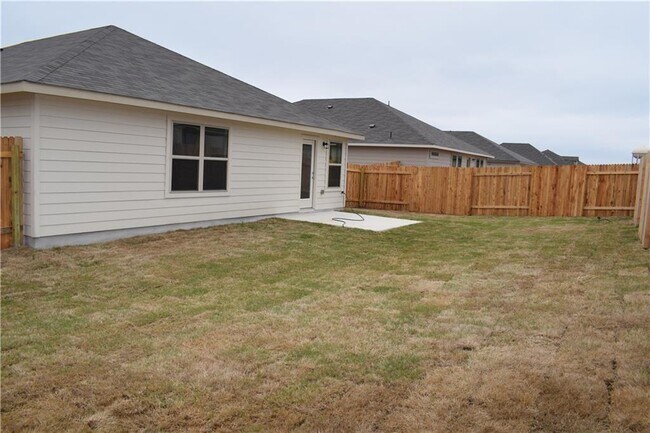 Building Photo - 1689 Woodlands Dr