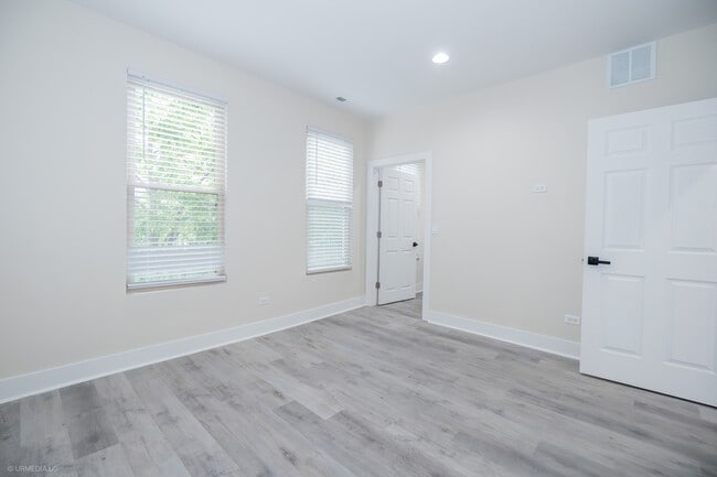 Building Photo - 2113 N Bingham St