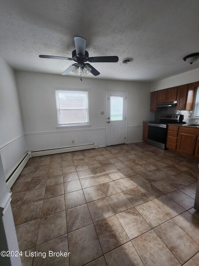 Building Photo - 6809 Shareith Dr