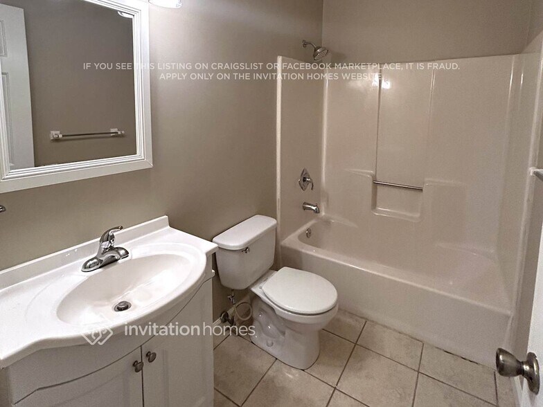 Building Photo - 1361 Willowbrook Dr SW