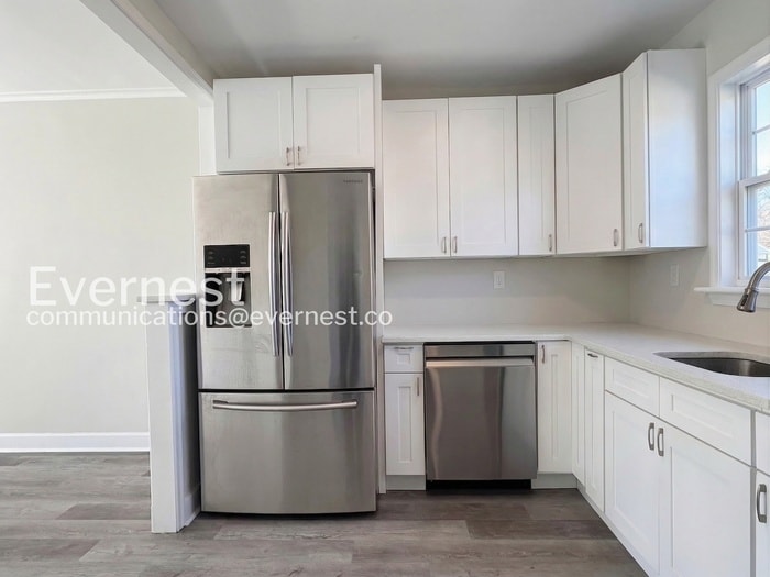 Building Photo - 1210 E 36th St