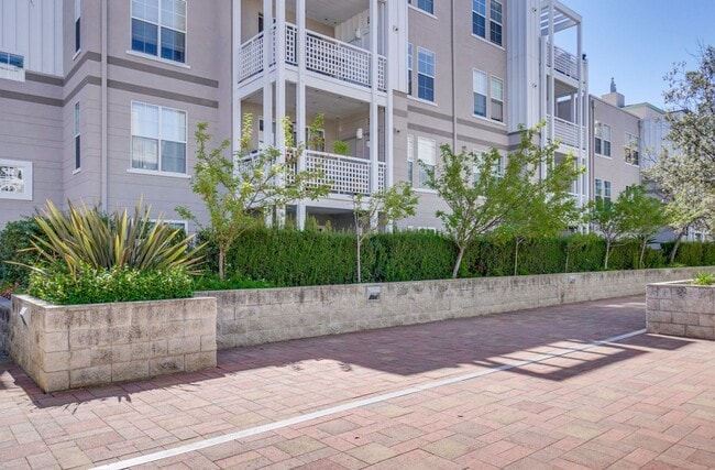 Building Photo - Large Santa Clara 1 Bedroom Condo in Rivermark Area