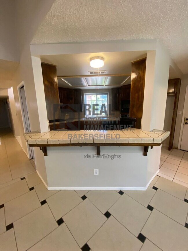 Building Photo - 7708 Okanagan Ct