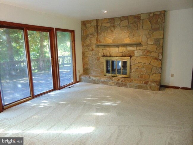 Building Photo - 1175 Osborne Rd