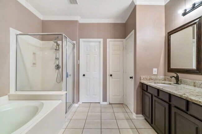 Building Photo - 7 Bellisima Ct