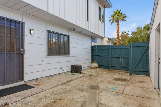 Building Photo - 4039 Village Square