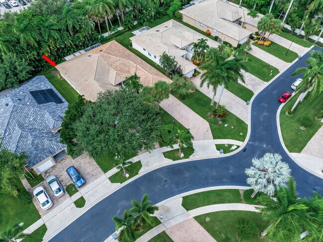 Building Photo - 9795 Crescent View Dr S