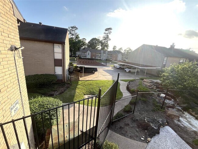 Building Photo - 12905 Woodforest Blvd
