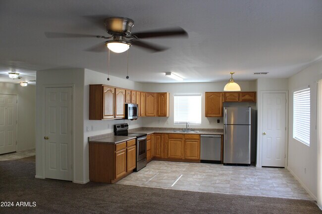 Building Photo - 2568 W Tanner Ranch Rd