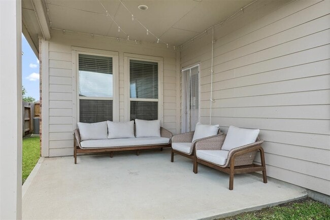 Building Photo - 13202 Villa Sola Dr