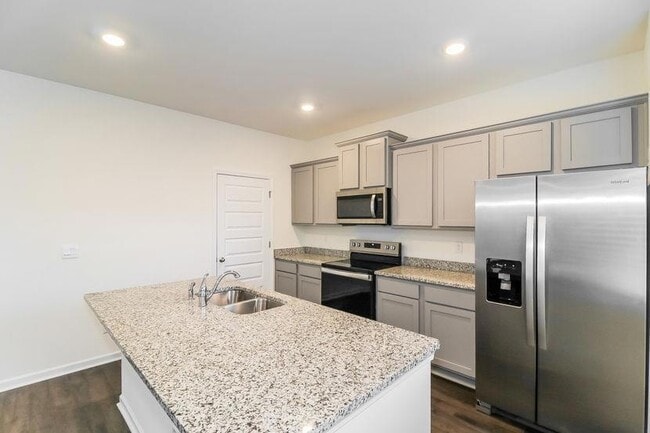 Building Photo - 520 Whitman Ln