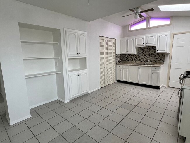 Building Photo - Cozy Affordable Charming 2 Bed, 1 Bath Home