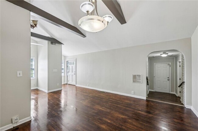 Building Photo - 2762 Dresden Dr