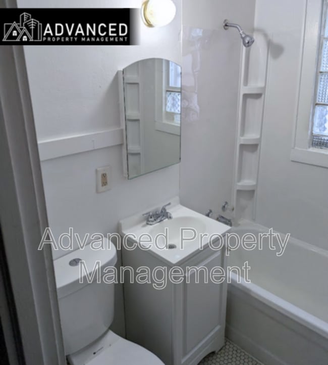 Building Photo - 3251 N 28th St