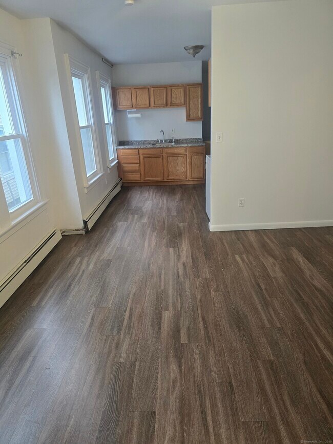 Building Photo - 19 Waterville St