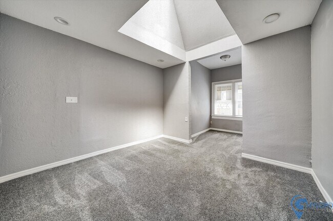 Building Photo - 1412 7th Ave N