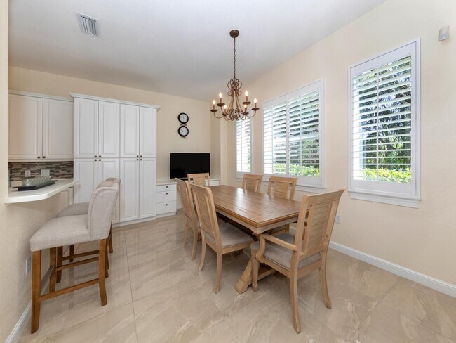 Building Photo - 5531 46th Ct W