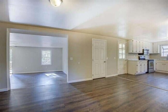 Building Photo - 201 Oglesby Bridge Rd SE