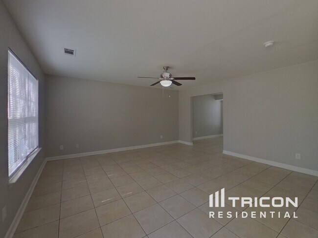 Building Photo - 1711 Southwind Dr