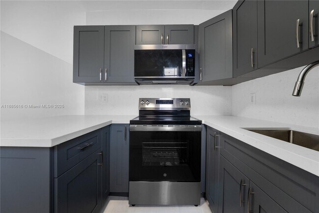 Building Photo - 15991 NE 18th Pl