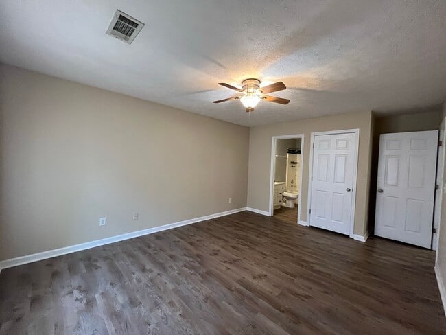 Building Photo - Beautiful Home Located Off Of Whitesville ...