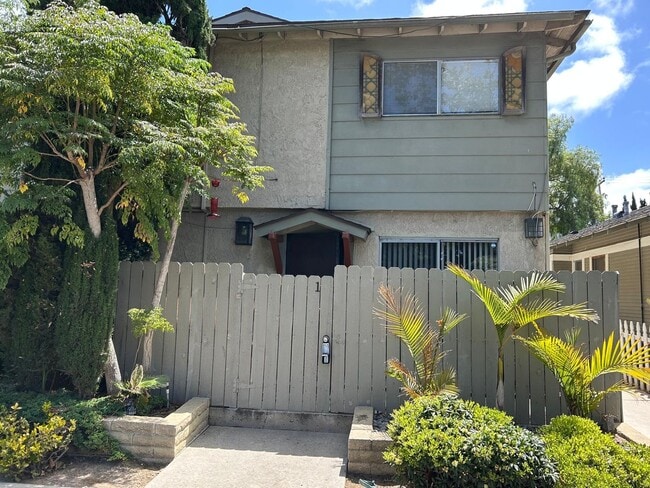 Building Photo - 2-Story 2 Bedroom Townhome with Parking