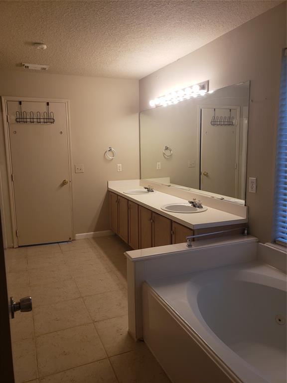 Building Photo - 15003 Sugar Sands Dr