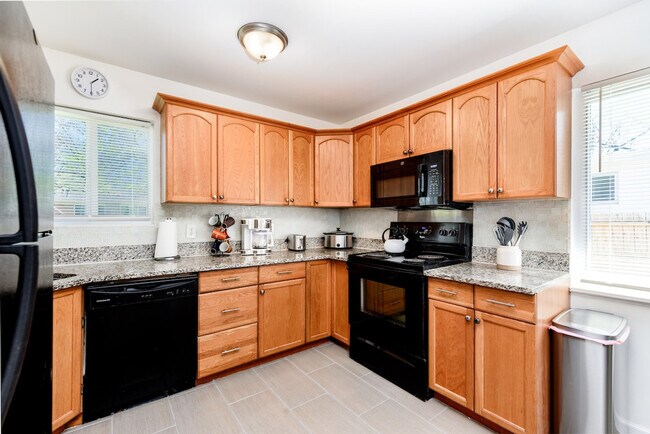 Building Photo - 620 St Bernard Dr