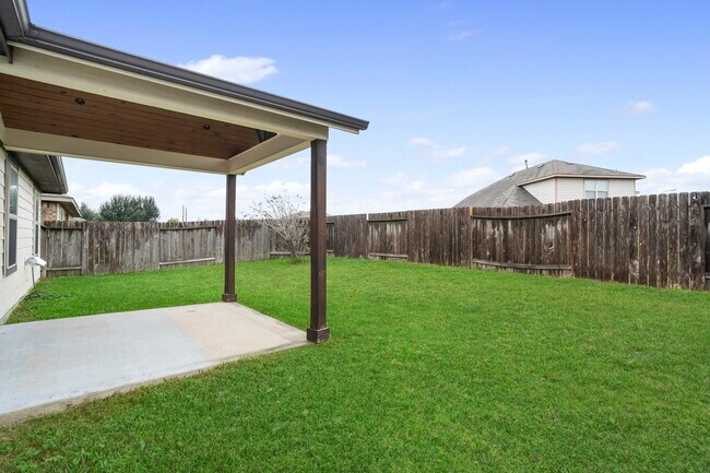 Building Photo - 3322 McDonough Way