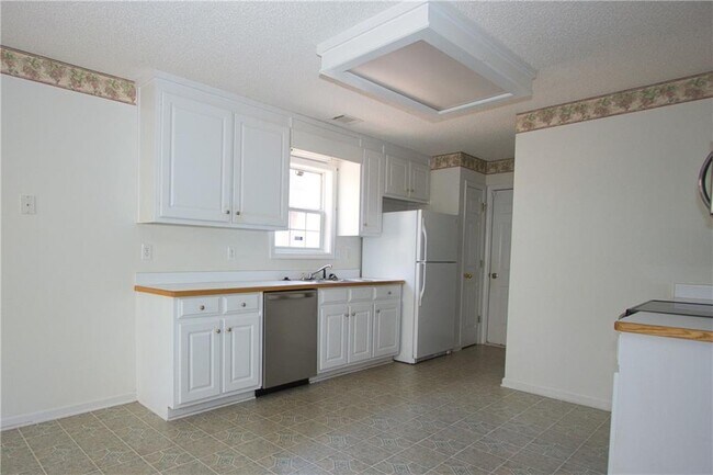 Building Photo - 2804 James Henry Dr