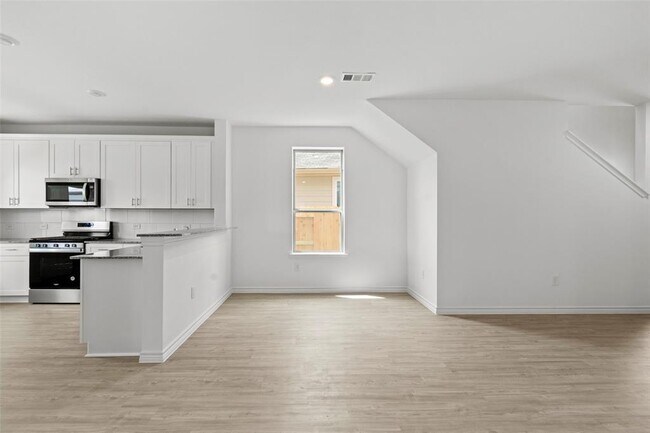 Building Photo - 15226 Cyn Rpds Rd