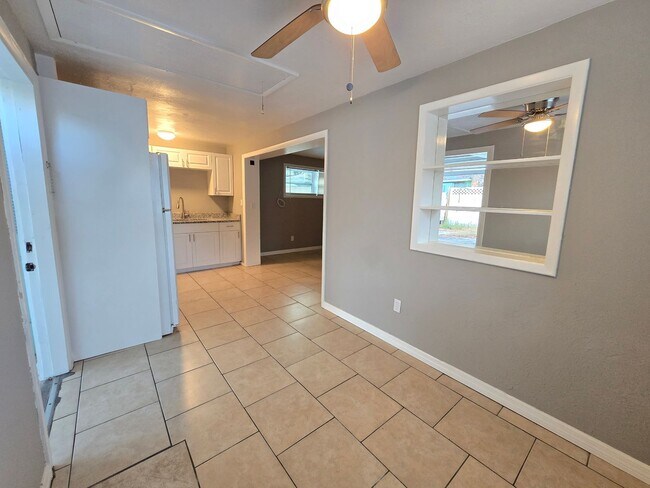 Building Photo - 2108 8th St