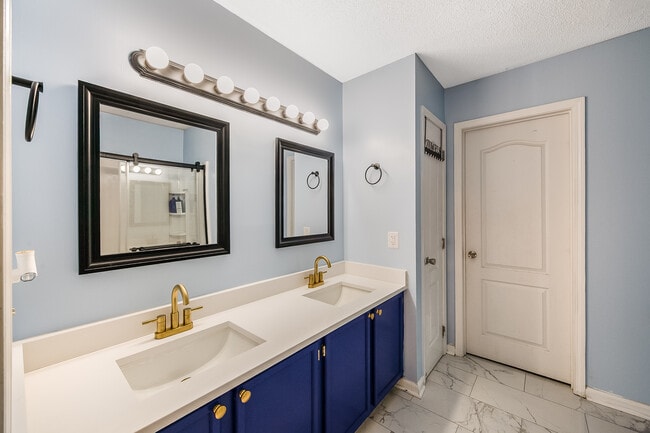 Building Photo - 2924 Tuckland Dr