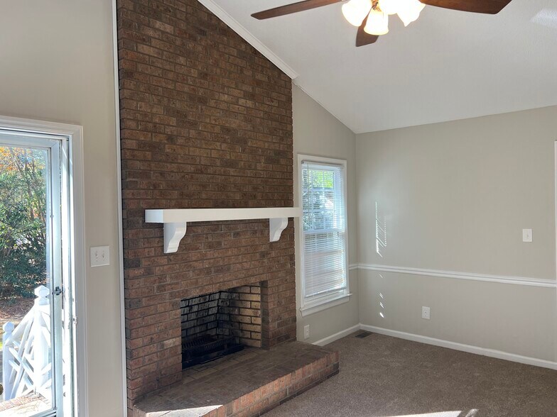 Building Photo - 2703 Byerly Dr N