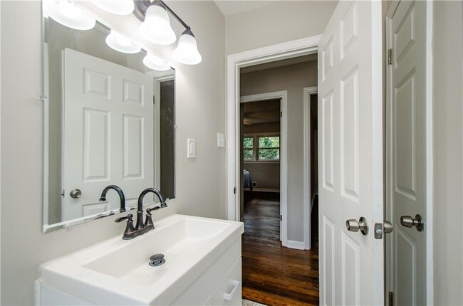 Building Photo - 123 Arnold Pl