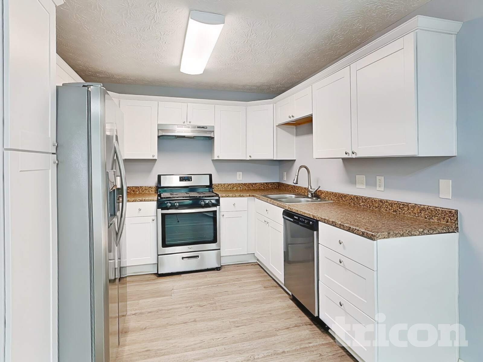 Building Photo - 1812 Cres Hill Dr NW