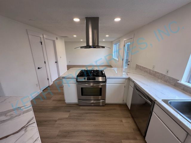 Building Photo - Charming 3-Bed Home with 2.5 Baths in Troutdale - Your Spacious Retreat Awaits!