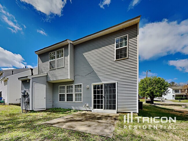 Building Photo - 4424 River Edge Dr