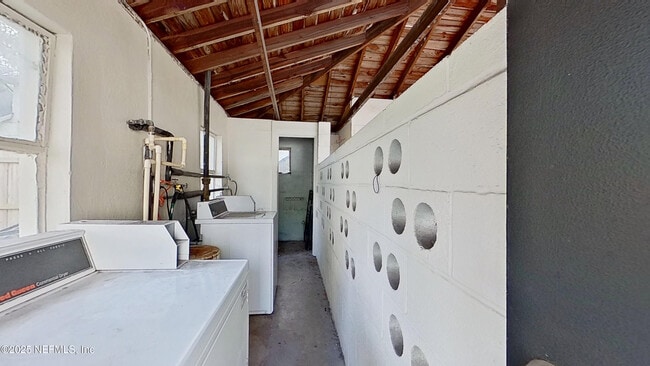 Building Photo - 1234 Lasalle St