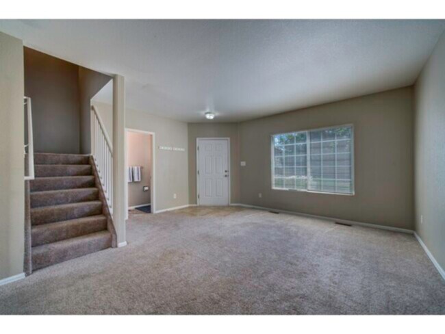 Building Photo - Single Family Home