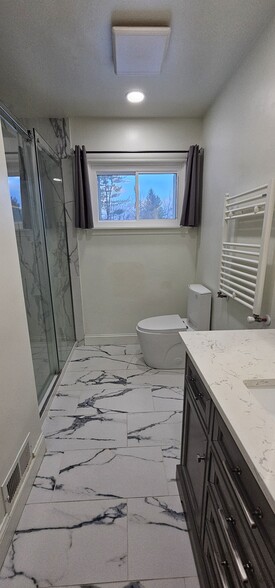 Building Photo - 1412 Hanshaw Rd