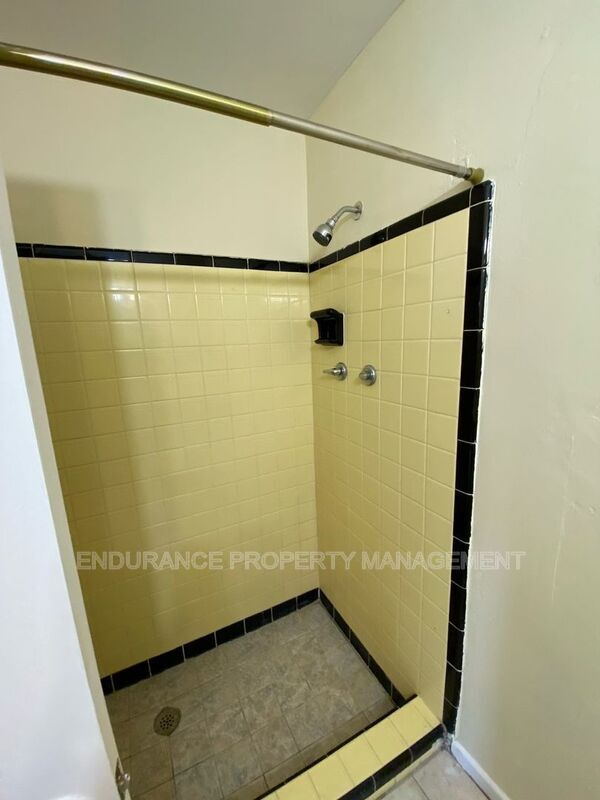 Building Photo - 139 W 28th St